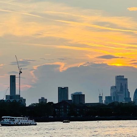 Riverside Premium Double Room Garden View E14 Londra Dış mekan fotoğraf