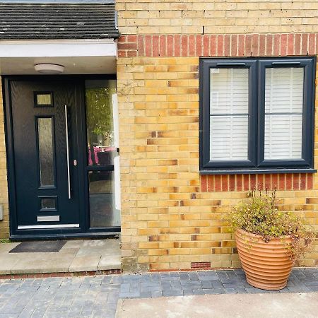Riverside Premium Double Room Garden View E14 Londra Dış mekan fotoğraf