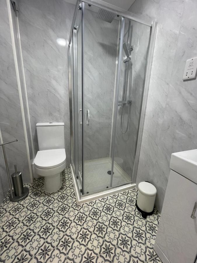 Riverside Premium Double Room Garden View E14 Londra Dış mekan fotoğraf