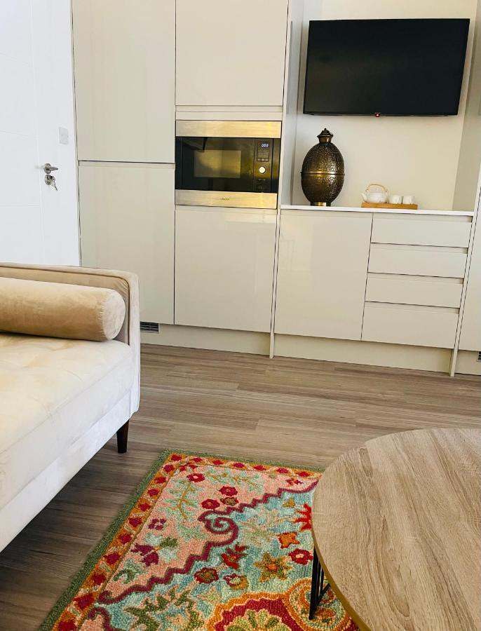 Riverside Premium Double Room Garden View E14 Londra Dış mekan fotoğraf